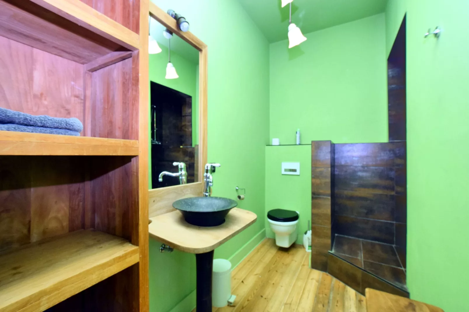 Lumen 7-Bedroom