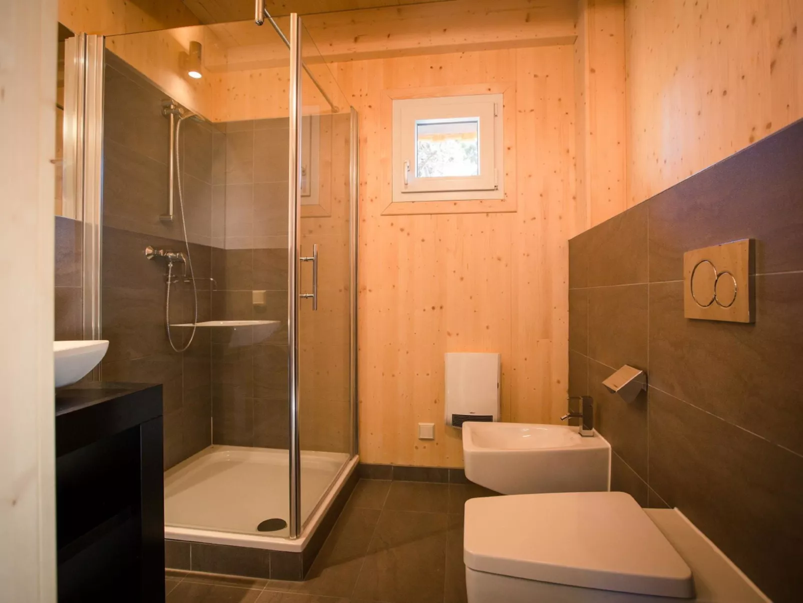 #49 mit IR-Sauna & Sprudelwanne Innen-Inside