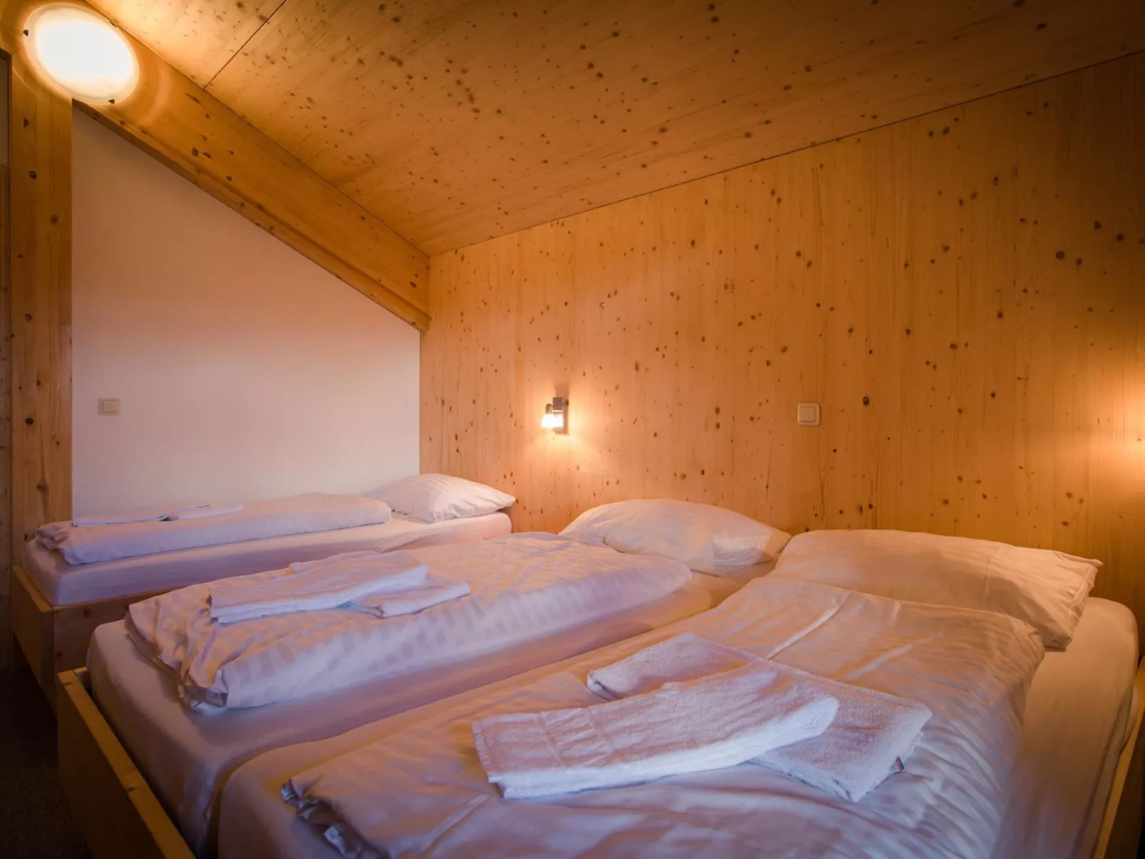 47# mit IR-Sauna& Sprudelbad Innen-Inside