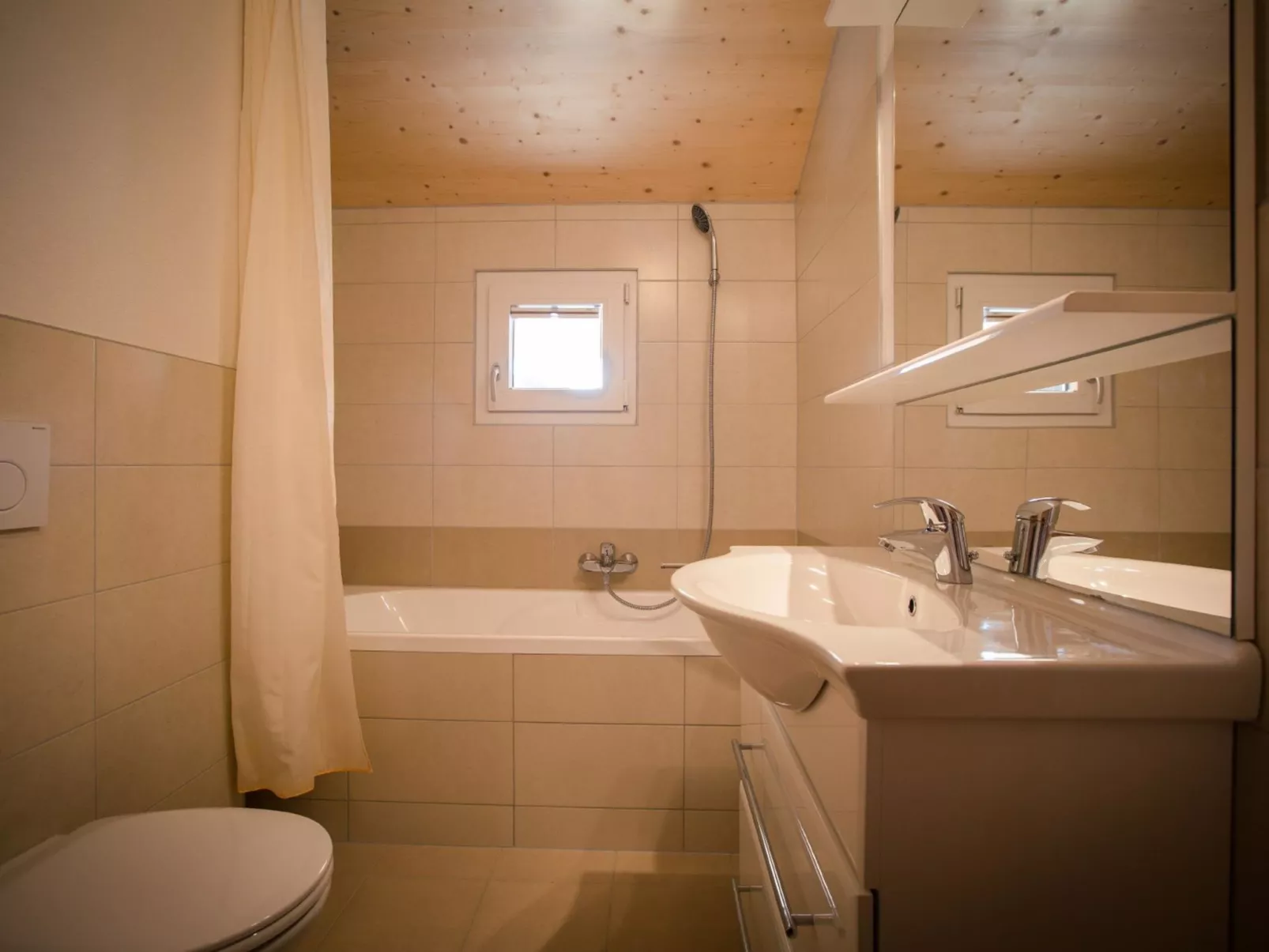 47# mit IR-Sauna& Sprudelbad Innen-Inside