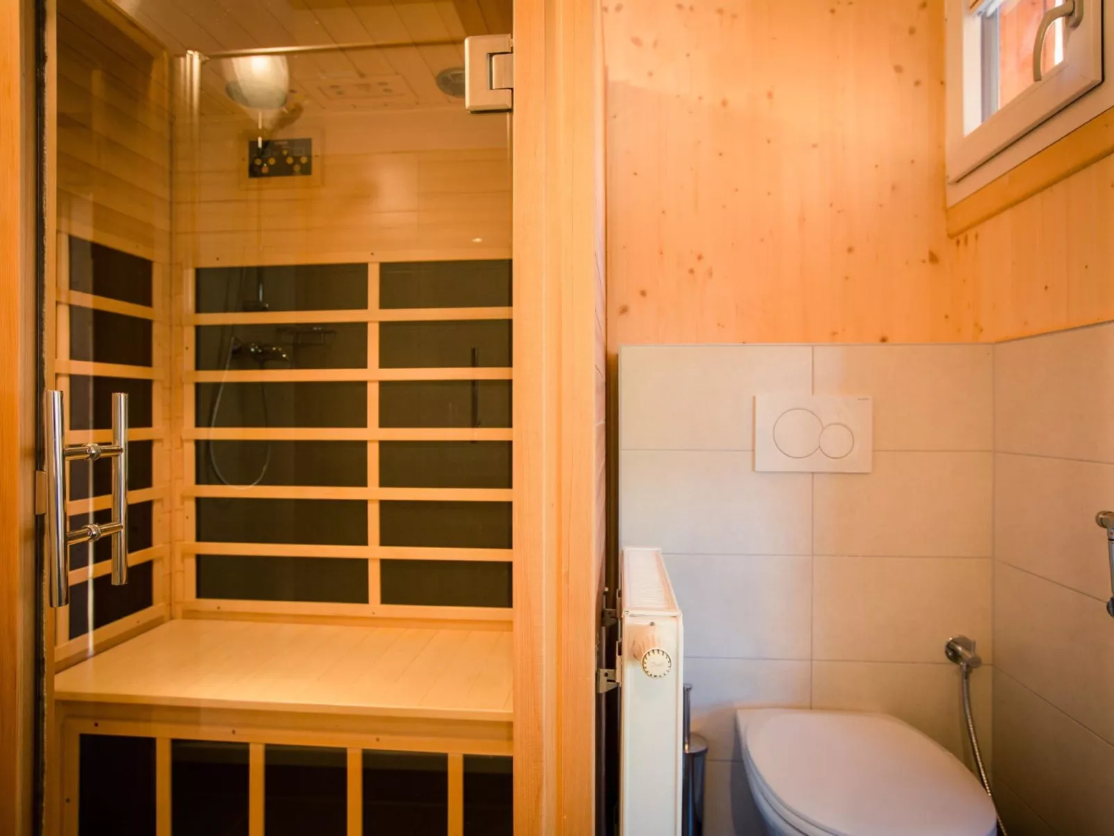 47# mit IR-Sauna& Sprudelbad Innen-Inside