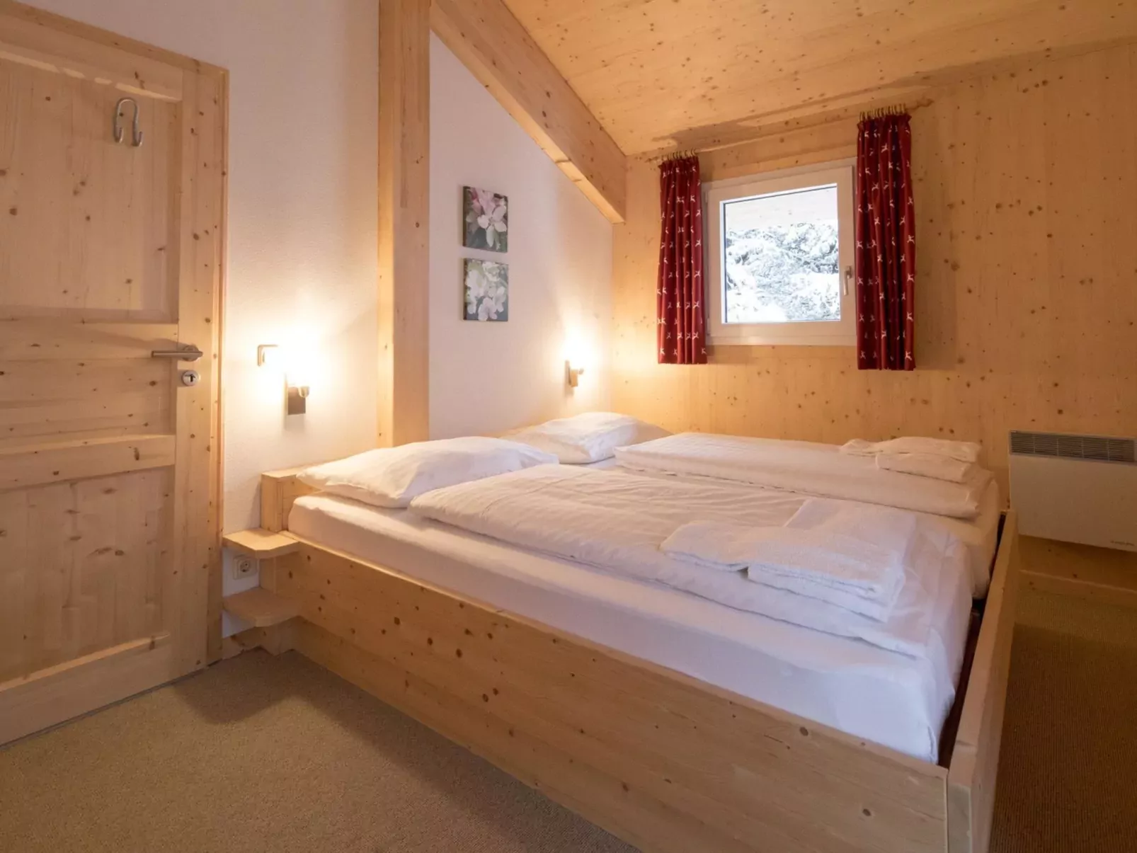 #21 mit IR-Sauna und Whirlpool-Drinnen