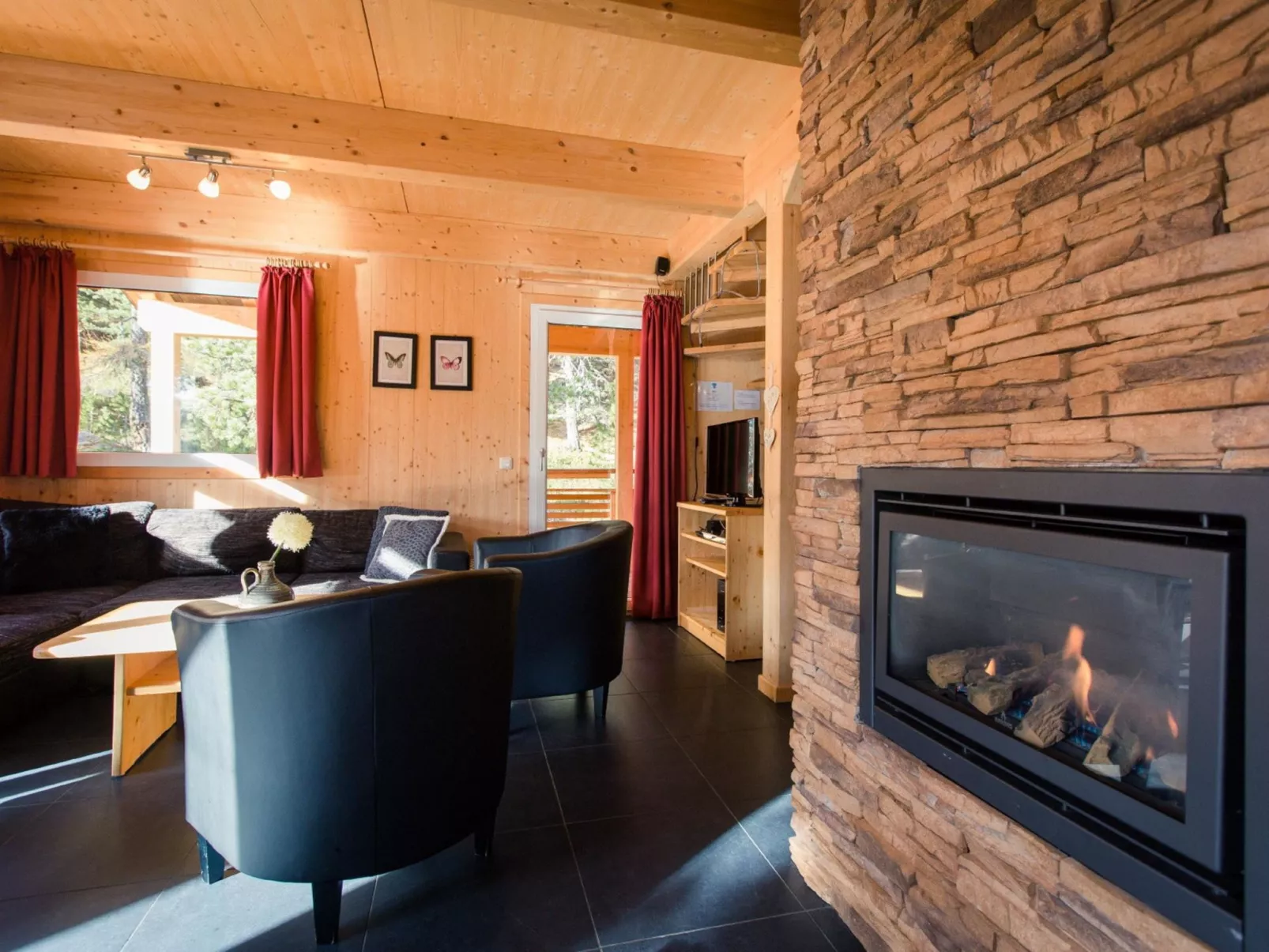 #39 mit IR-Sauna und Sprudelbad Innen-Dedans
