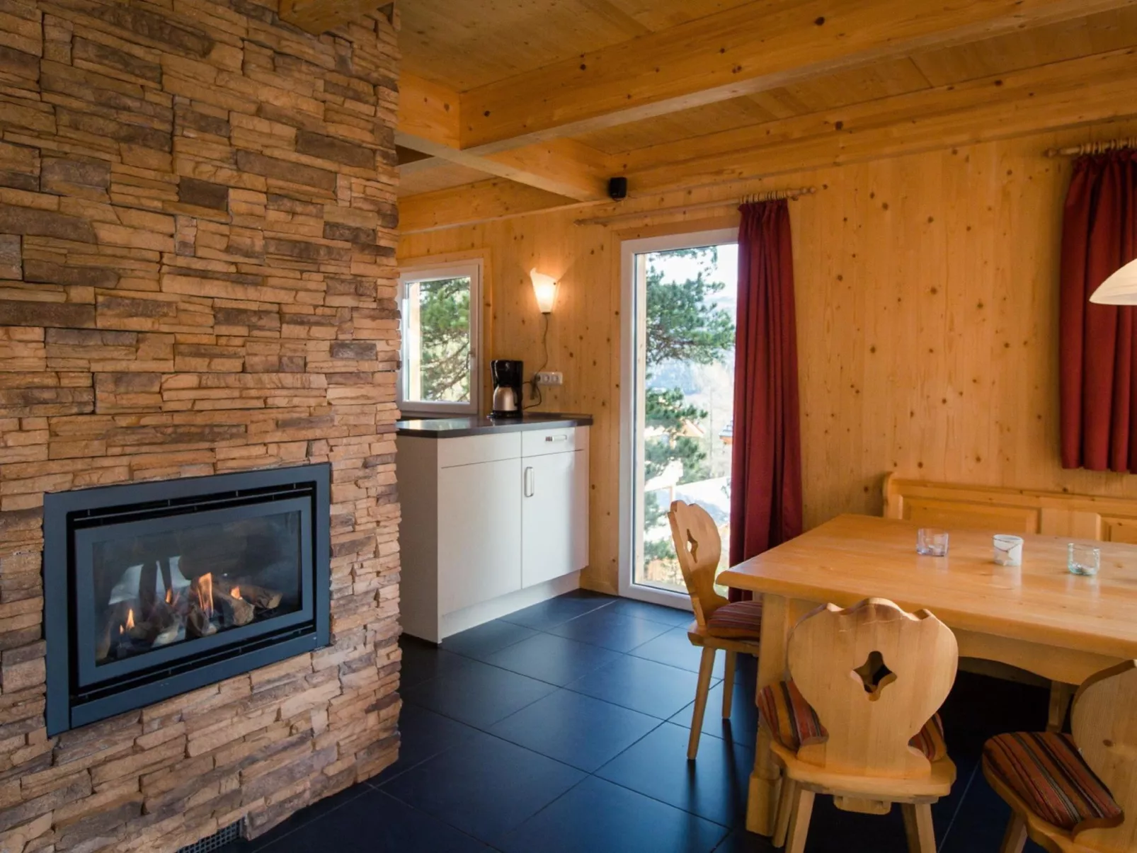 #39 mit IR-Sauna und Sprudelbad Innen-Dedans