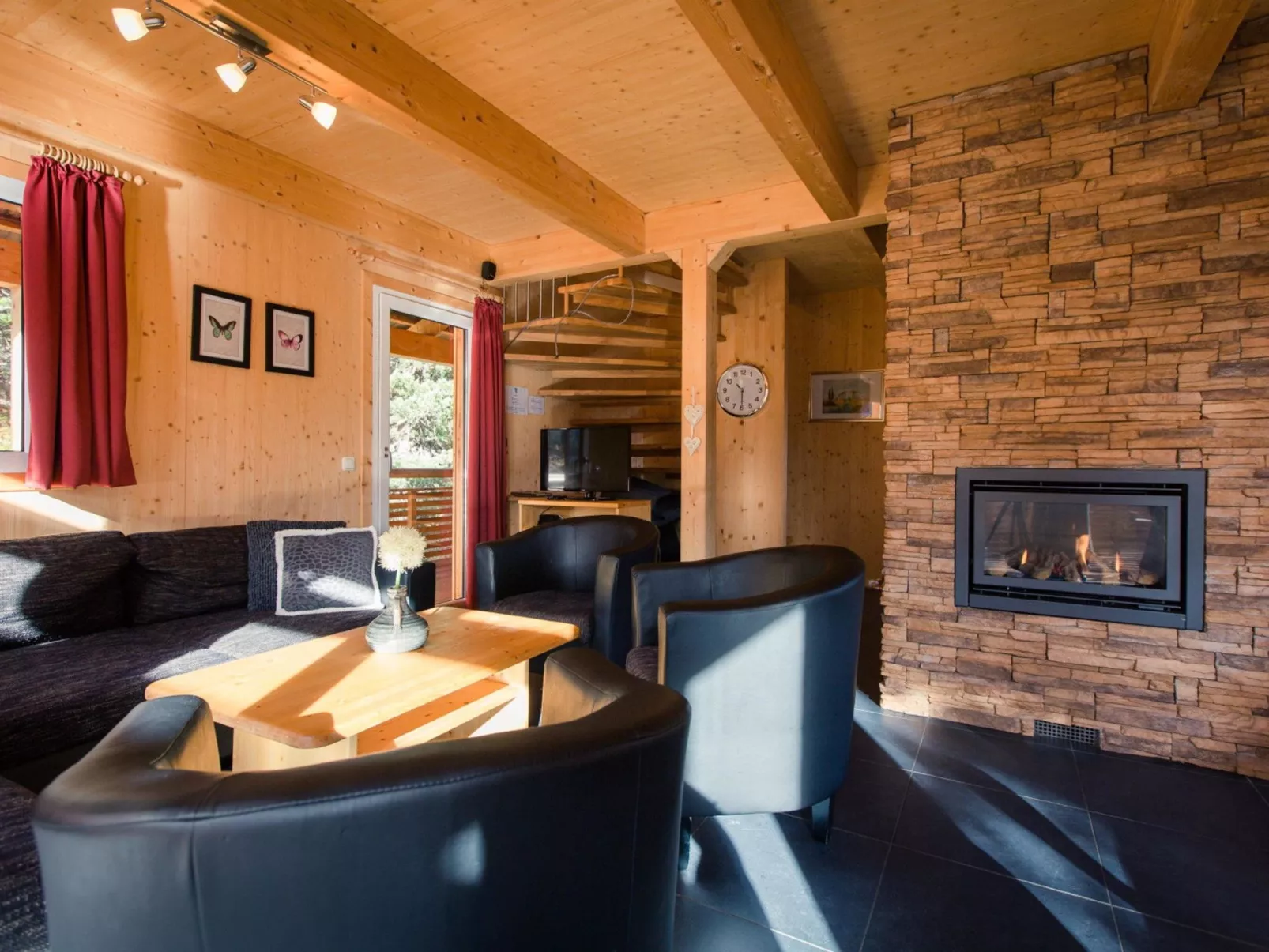 #39 mit IR-Sauna und Sprudelbad Innen-Dedans
