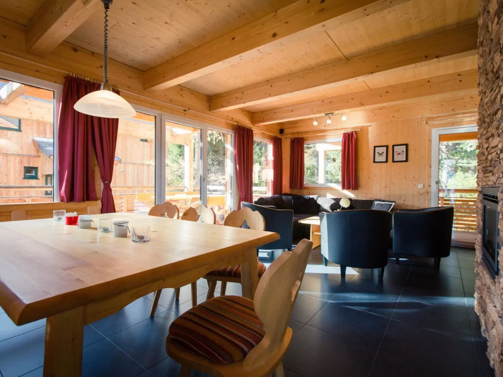 #39 mit IR-Sauna und Sprudelbad Innen-Dedans