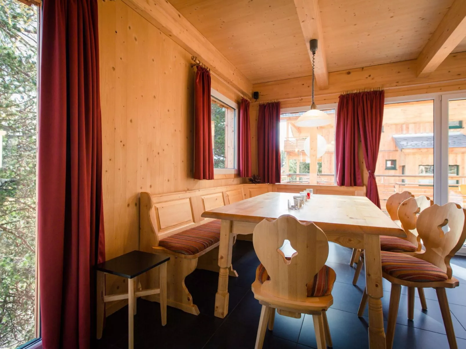 #39 mit IR-Sauna und Sprudelbad Innen-Dedans