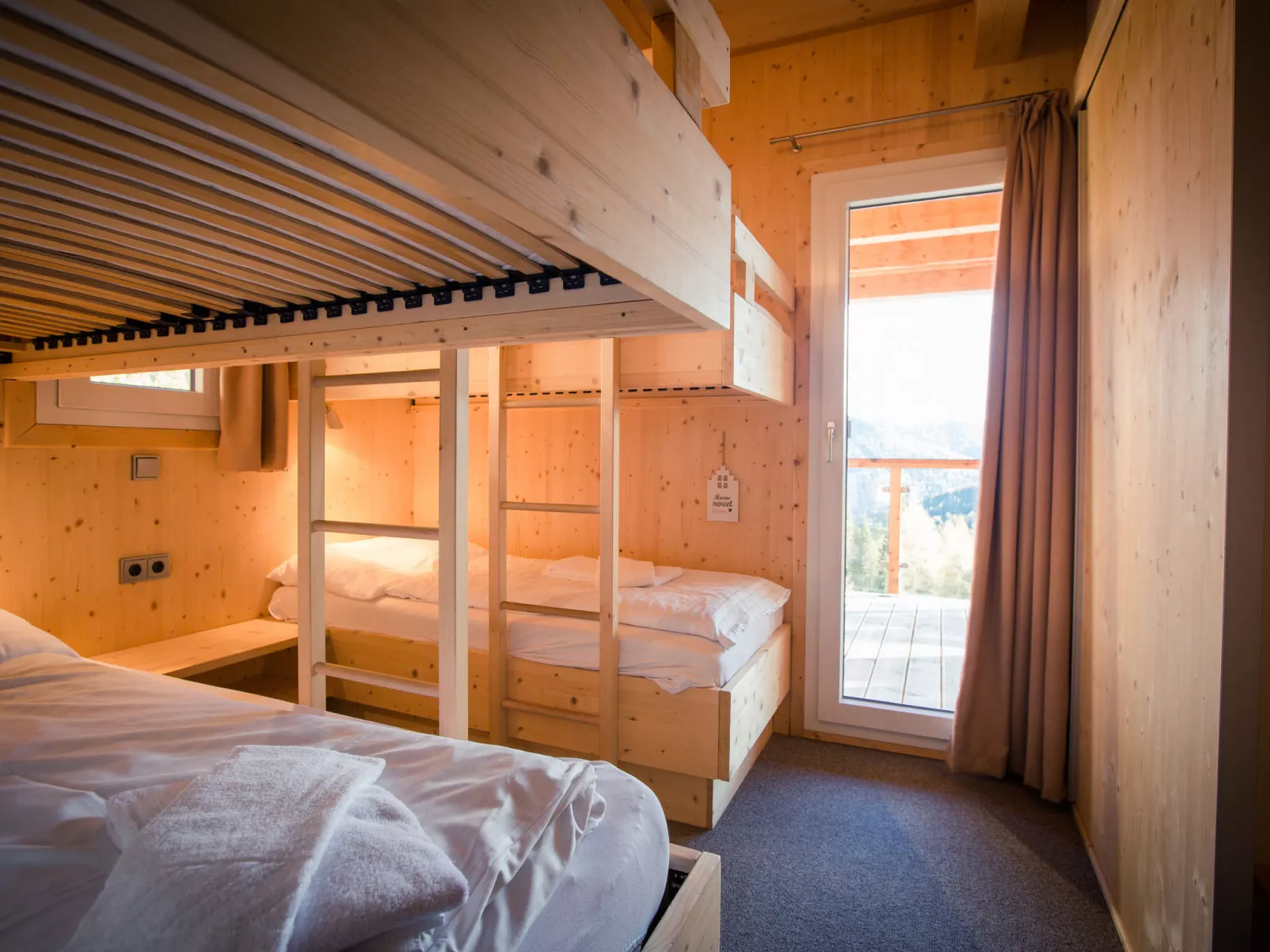 #48 mit IR-Sauna und Sprudelbad aussen-Inside