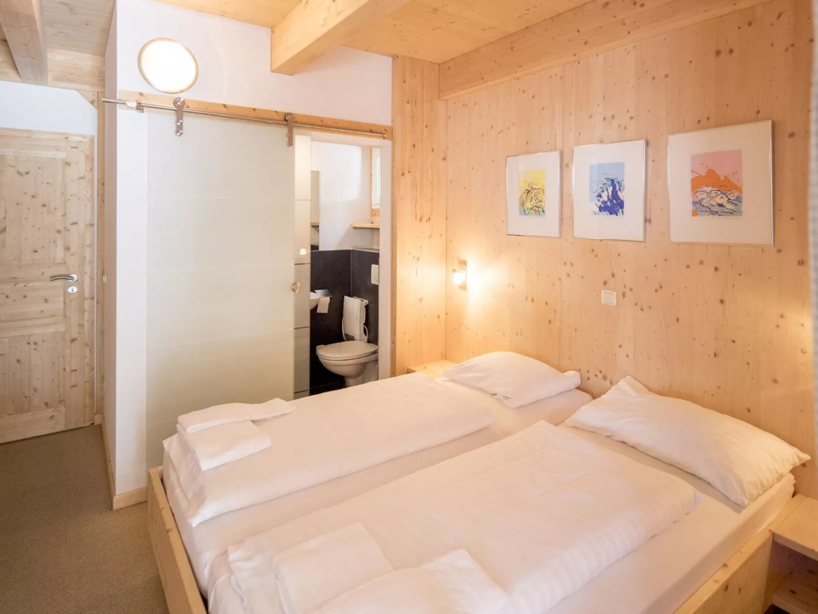 #26 mit IR-Sauna und Sprudelbad innen-Inside