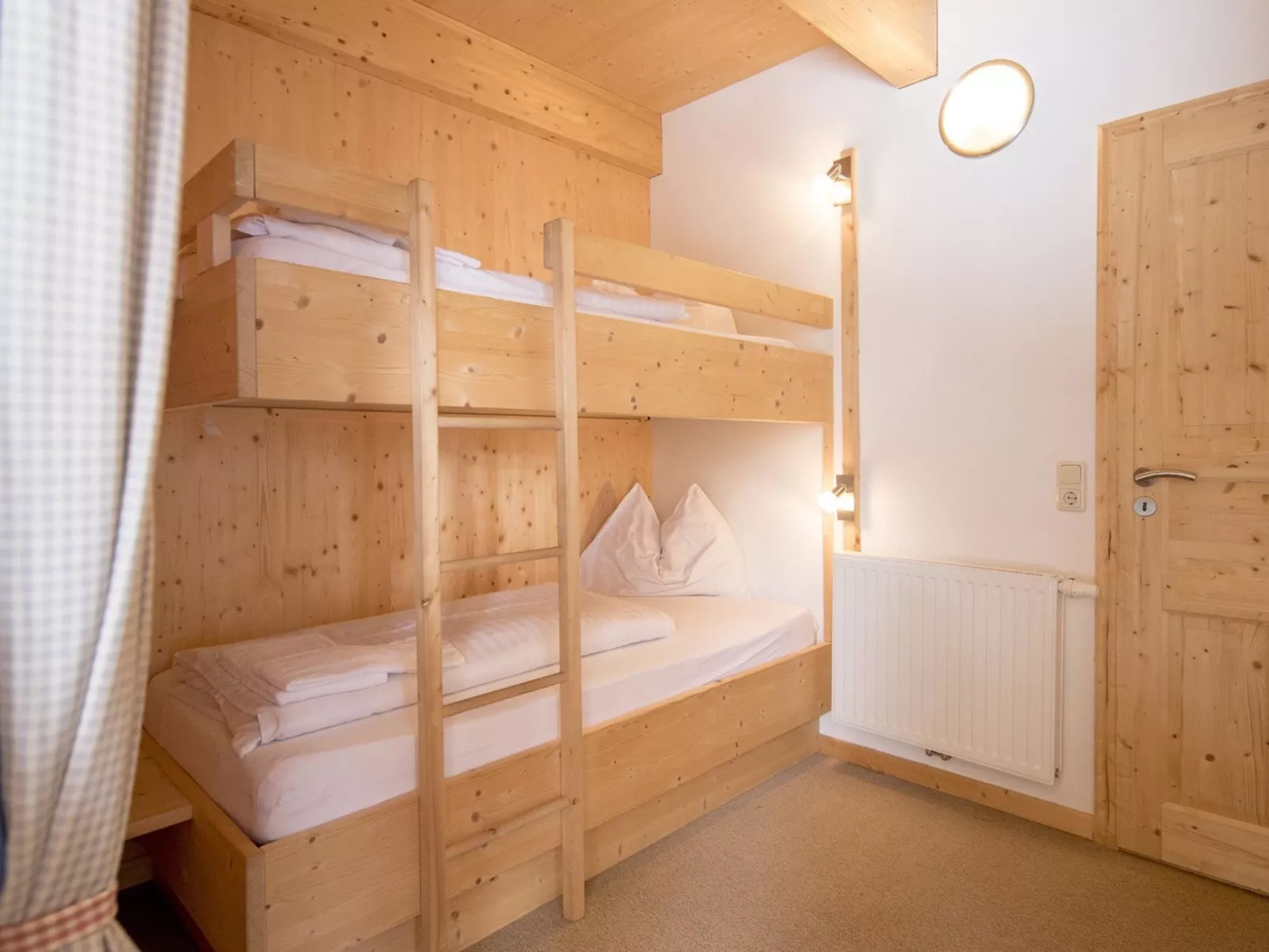 #26 mit IR-Sauna und Sprudelbad innen-Inside