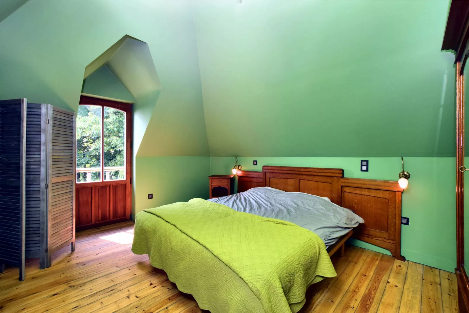 Lumen 7-Bedroom