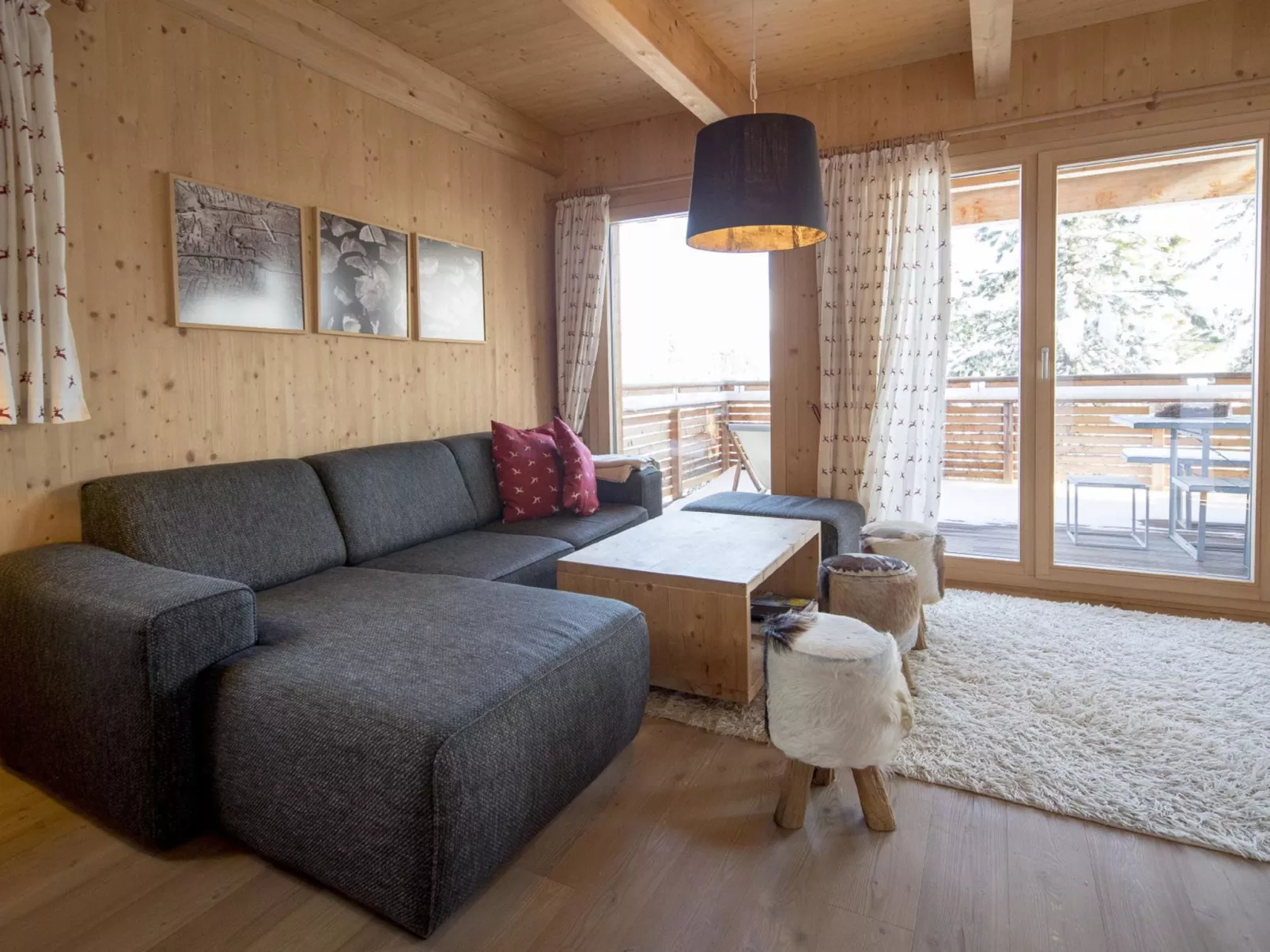 #32 mit IR-Sauna & Sprudelwanne Innen-Inside