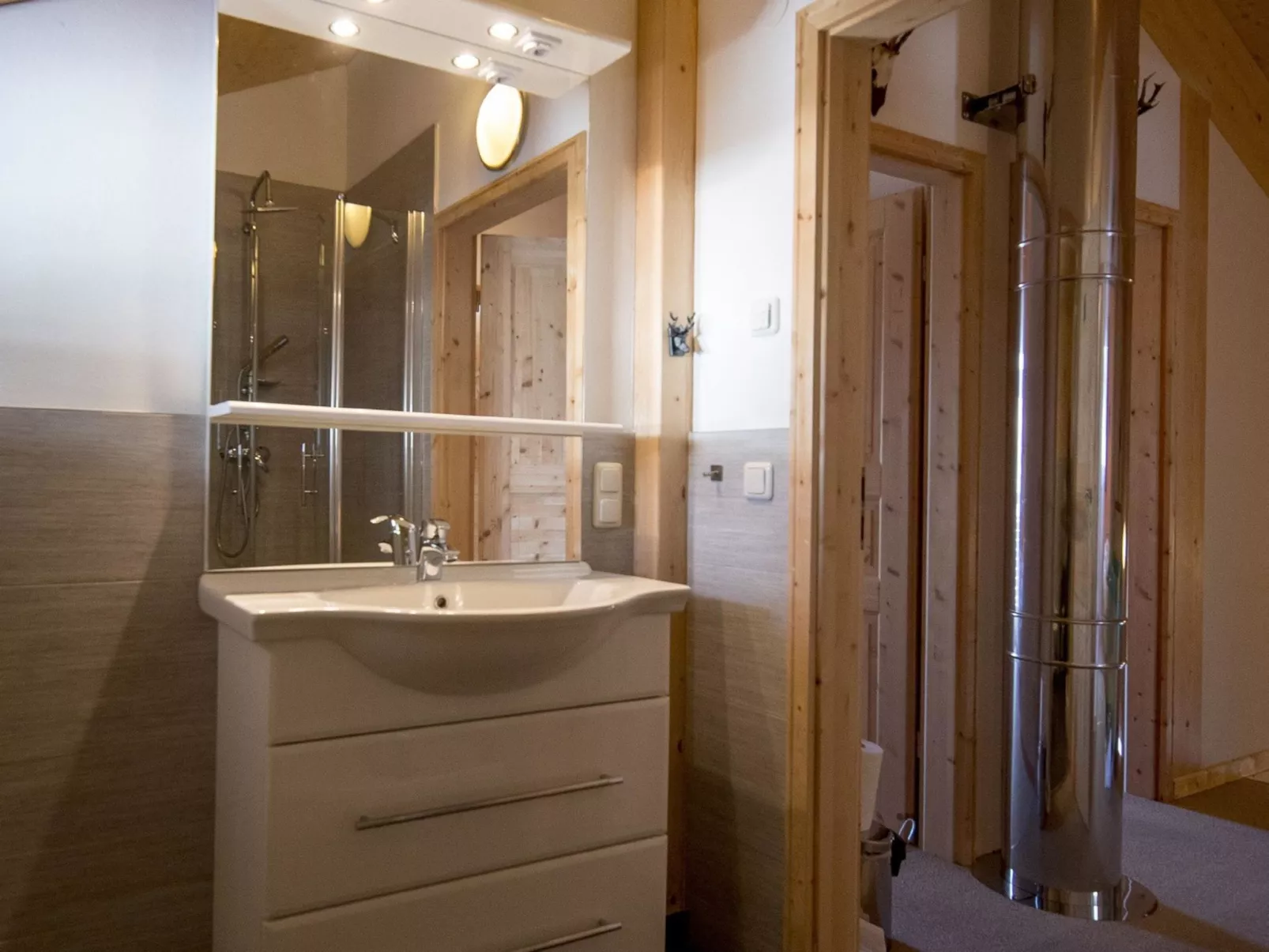 #30 mit IR-Sauna & Sprudelbad innen-Inside