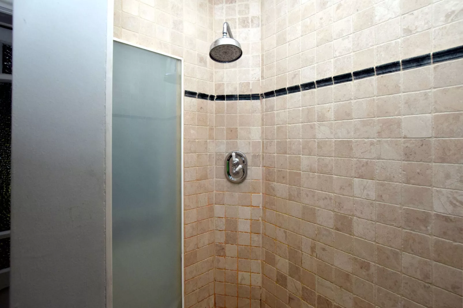 Lumen 7-Bathroom
