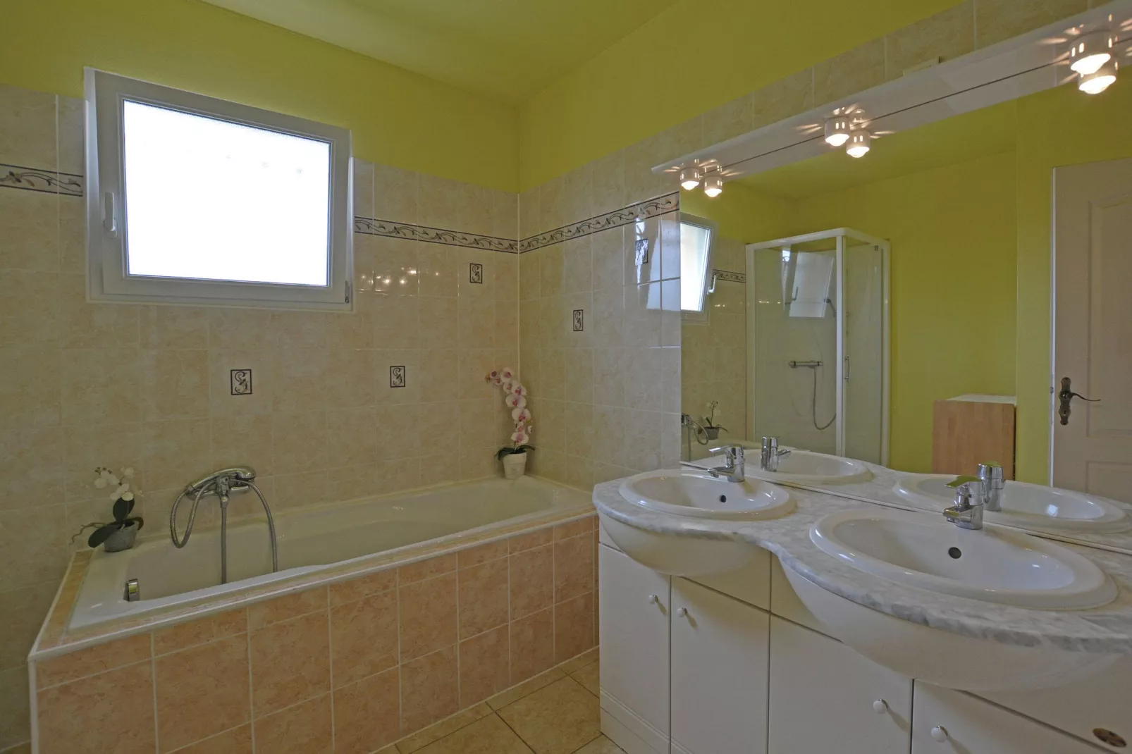 La Soléiade-Bathroom
