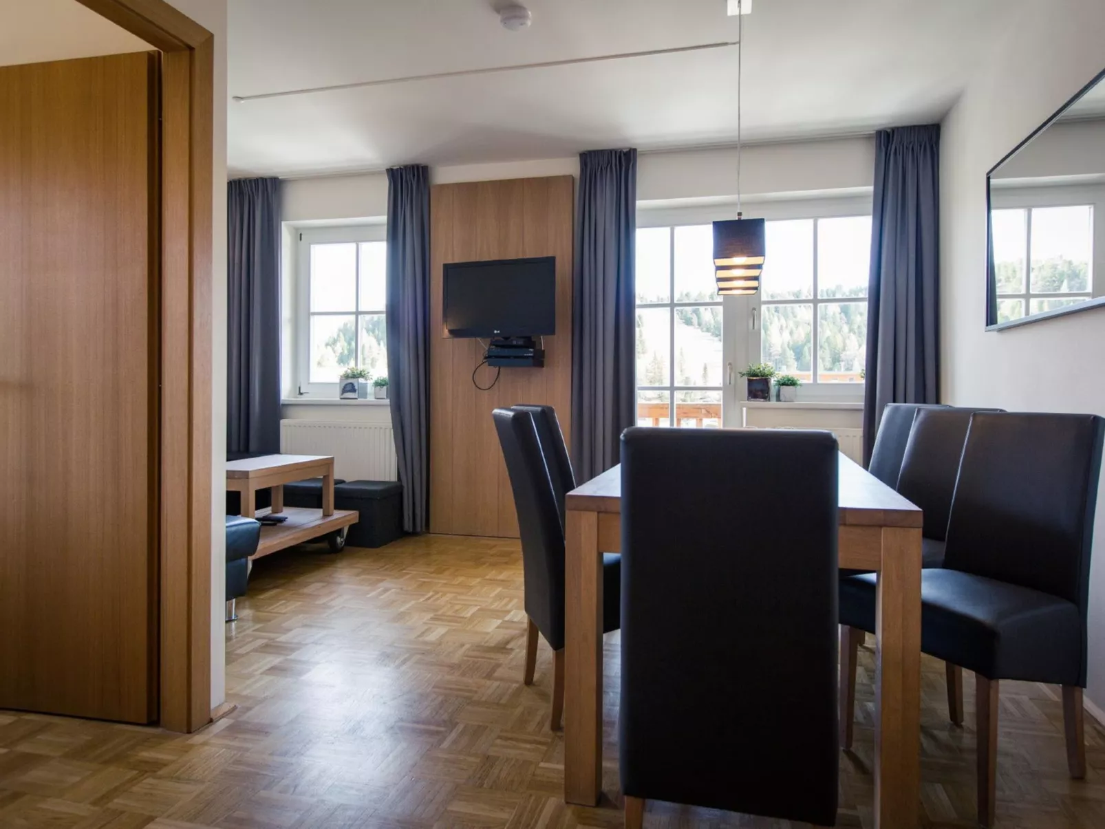 #8 mit Balkon-Inside