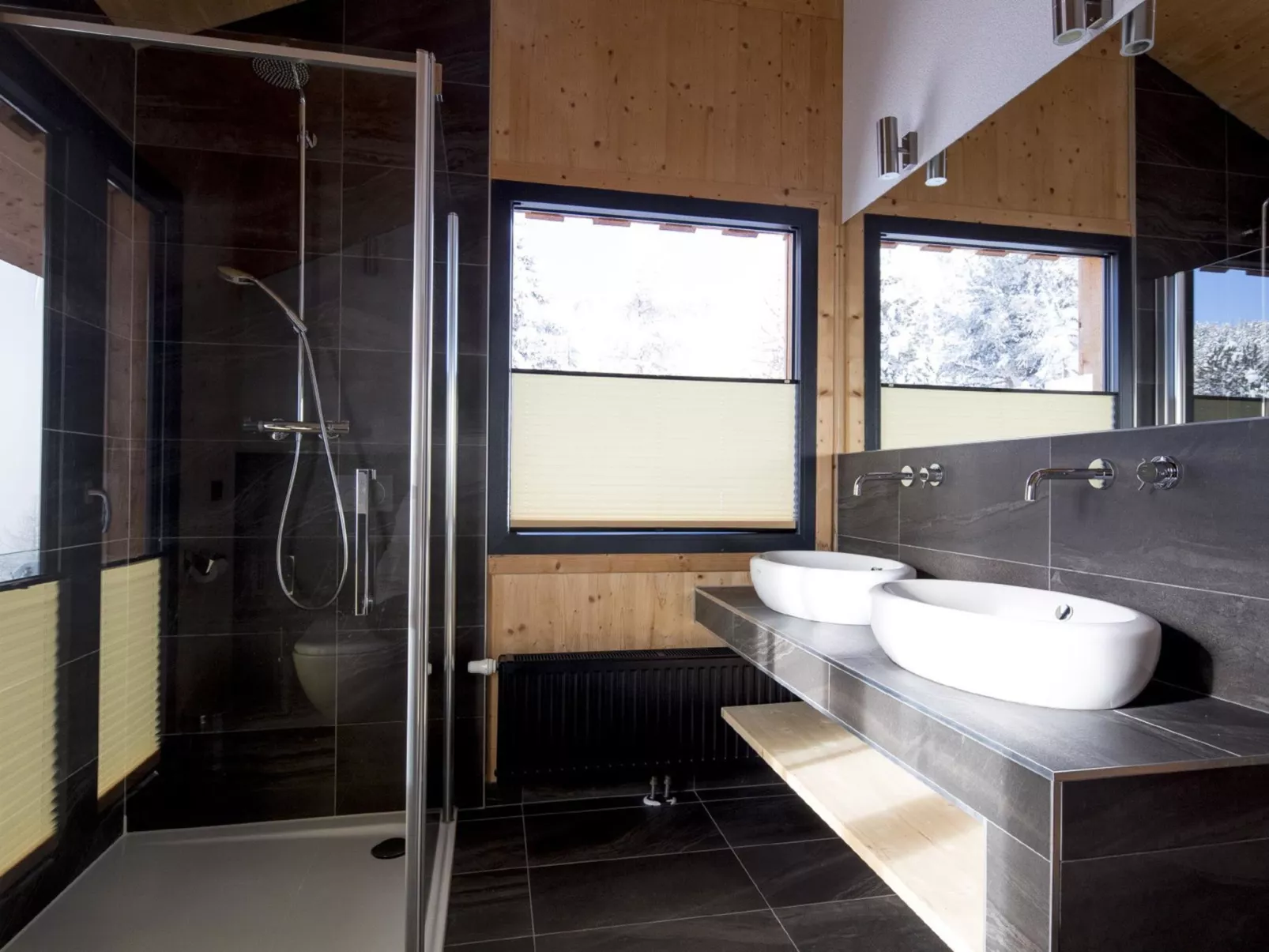 #3 mit IR-Sauna & Sprudelwanne-Inside