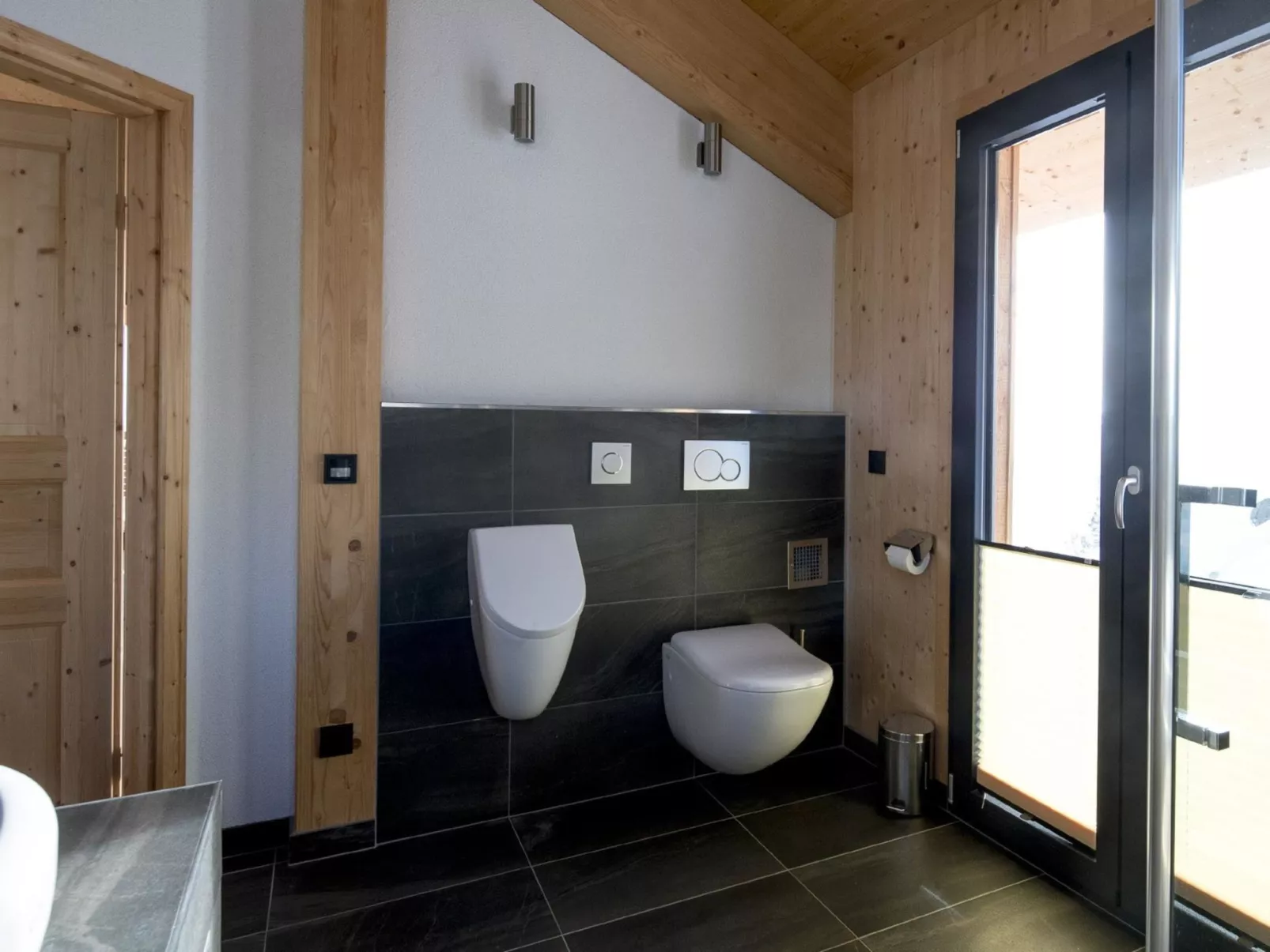 #3 mit IR-Sauna & Sprudelwanne-Inside
