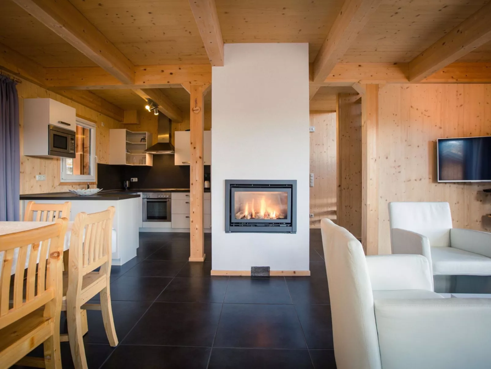 #9 mit IR-Sauna & Sprudelwanne Innen-Inside