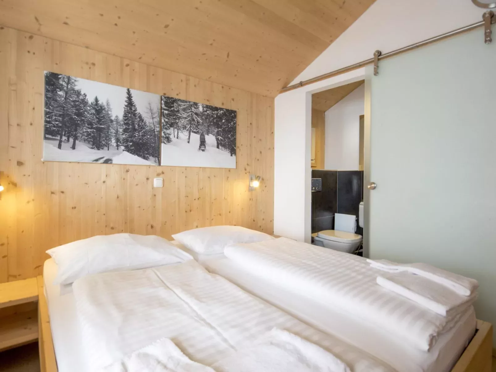 #9 mit IR-Sauna & Sprudelwanne Innen-Inside