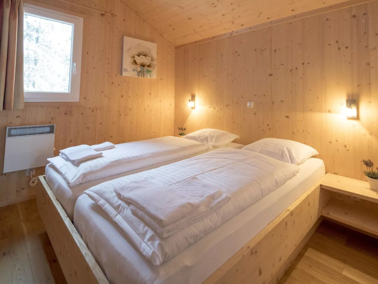 #4 mit IR-Sauna & Sprudelwanne innen-Inside
