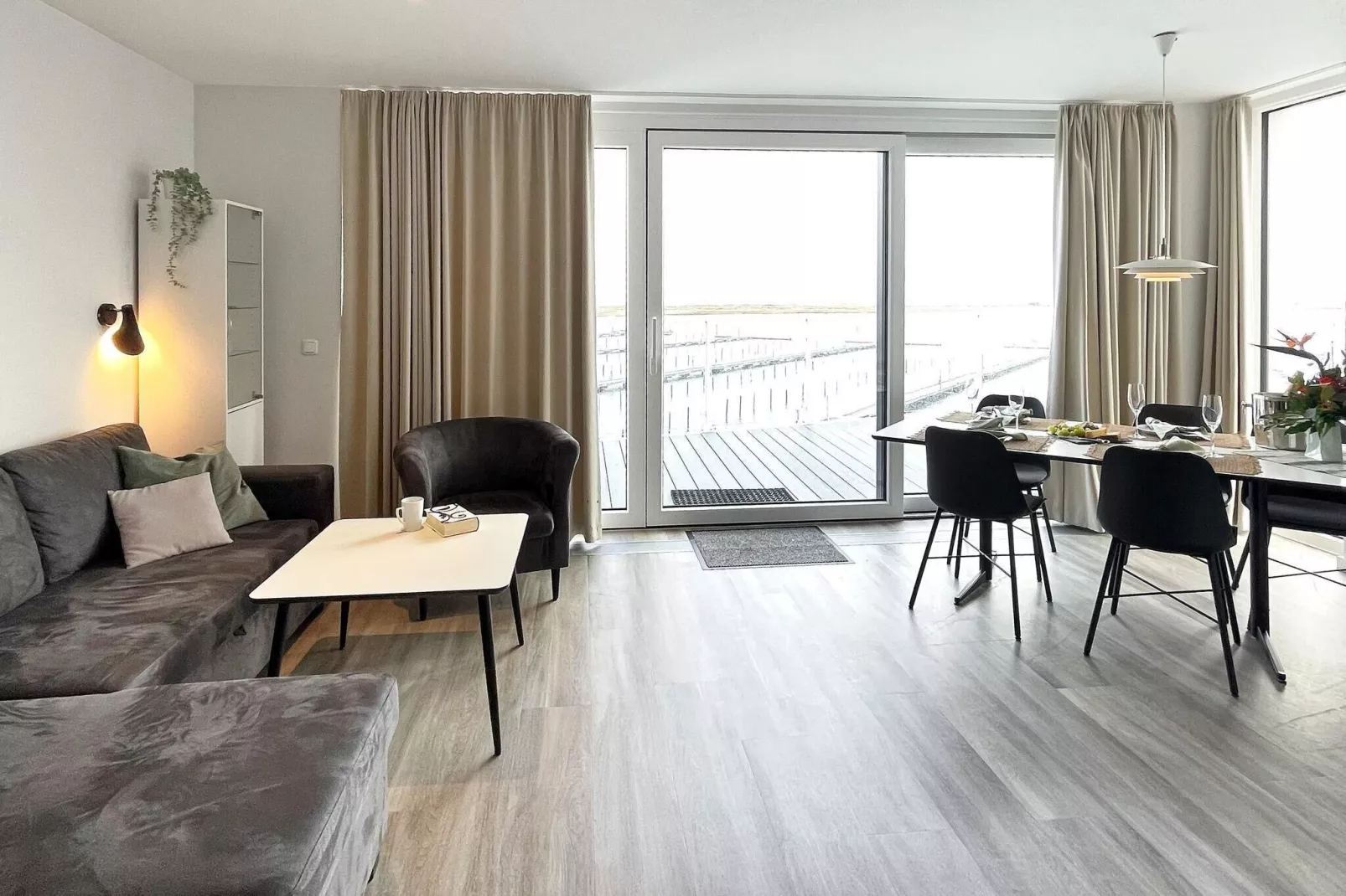 Gemütliches modernes Apartment mit Meerblick-Innenbereich