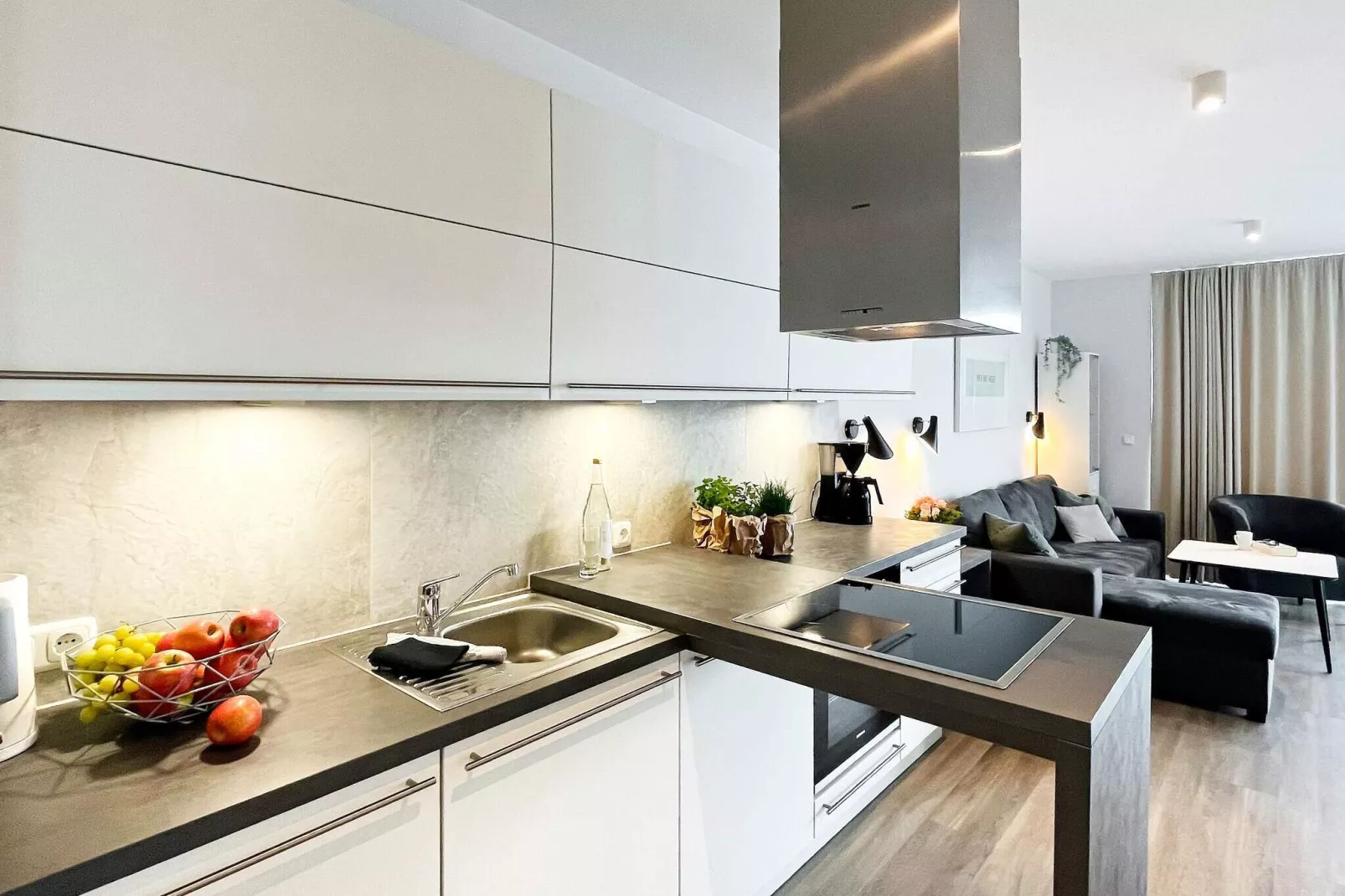 Gemütliches modernes Apartment mit Meerblick-Innenbereich