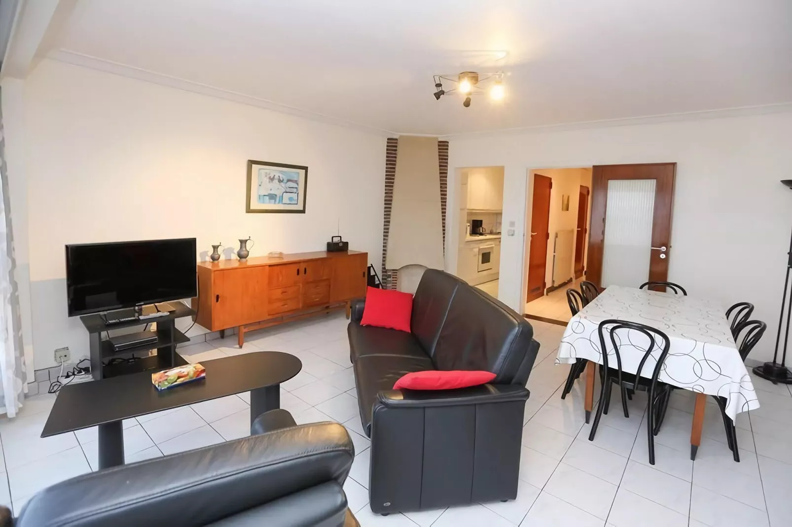 BRUYERES / 1-Living room