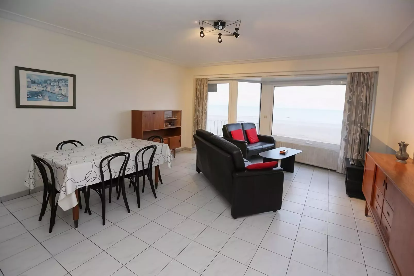 BRUYERES / 1-Dining room