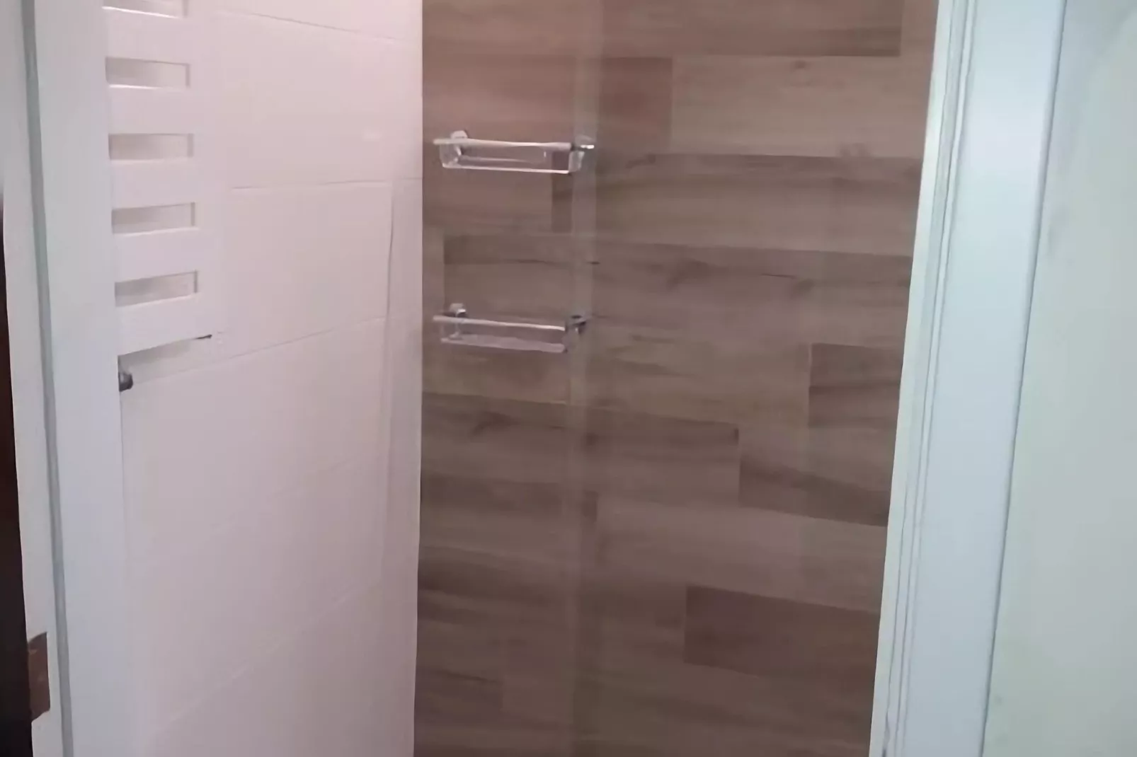 BRUYERES / 1-Bathroom