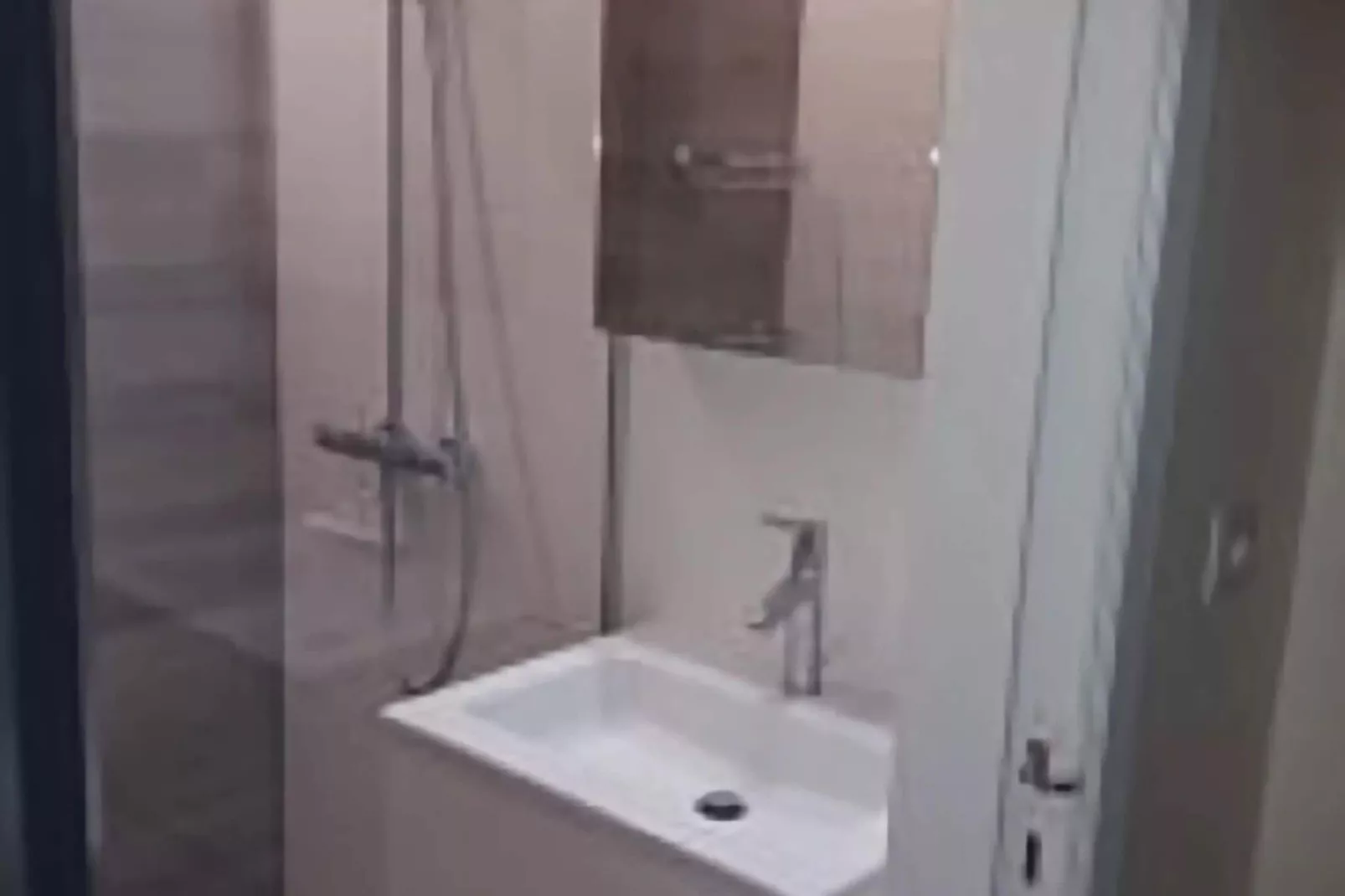 BRUYERES / 1-Bathroom