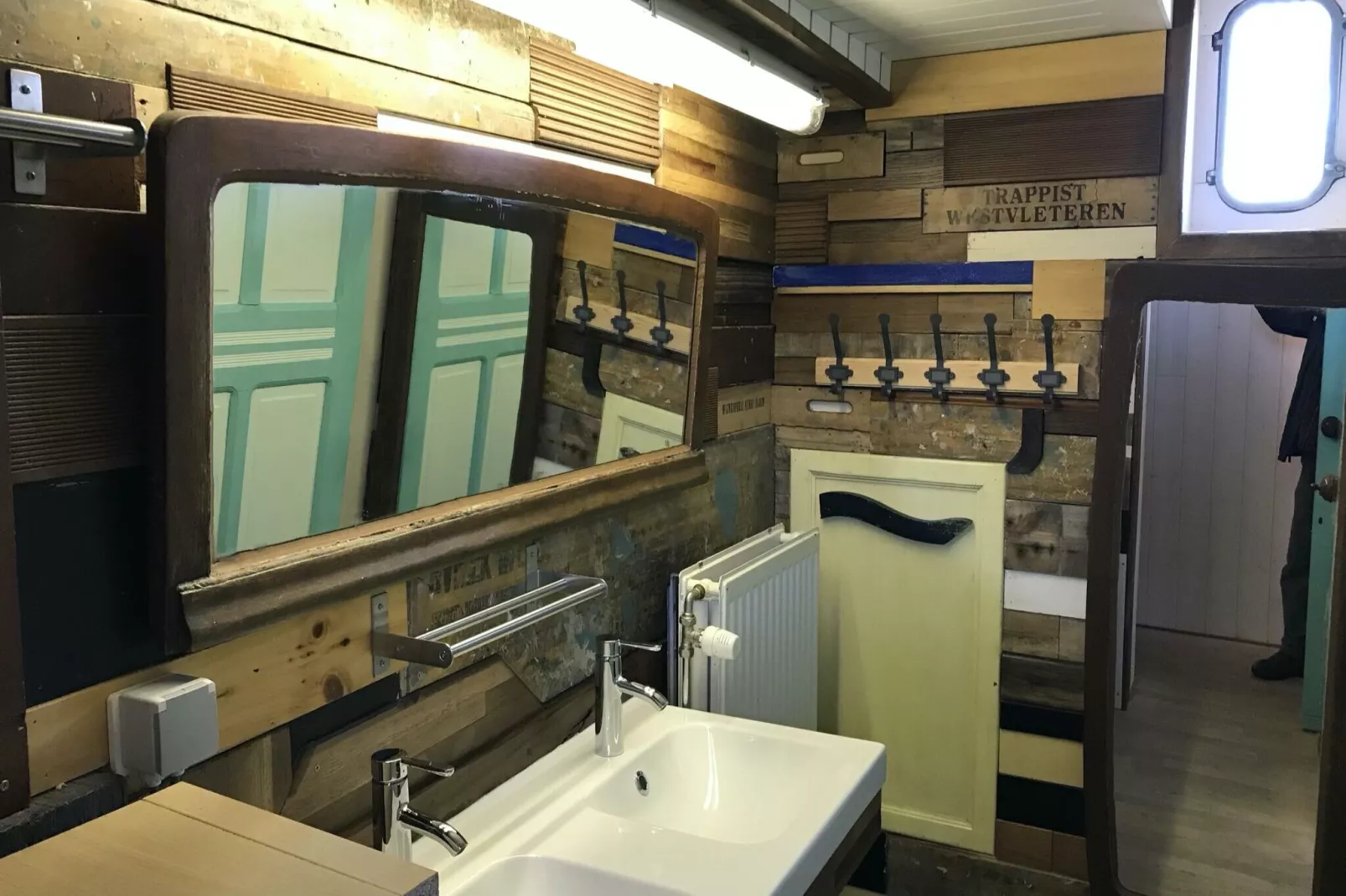 St Antoine-Bathroom