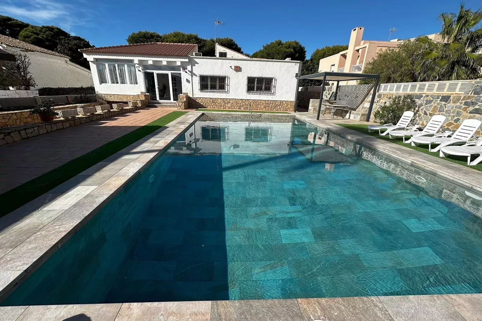 Villa Rio Tajo-Außenbereich Sommer