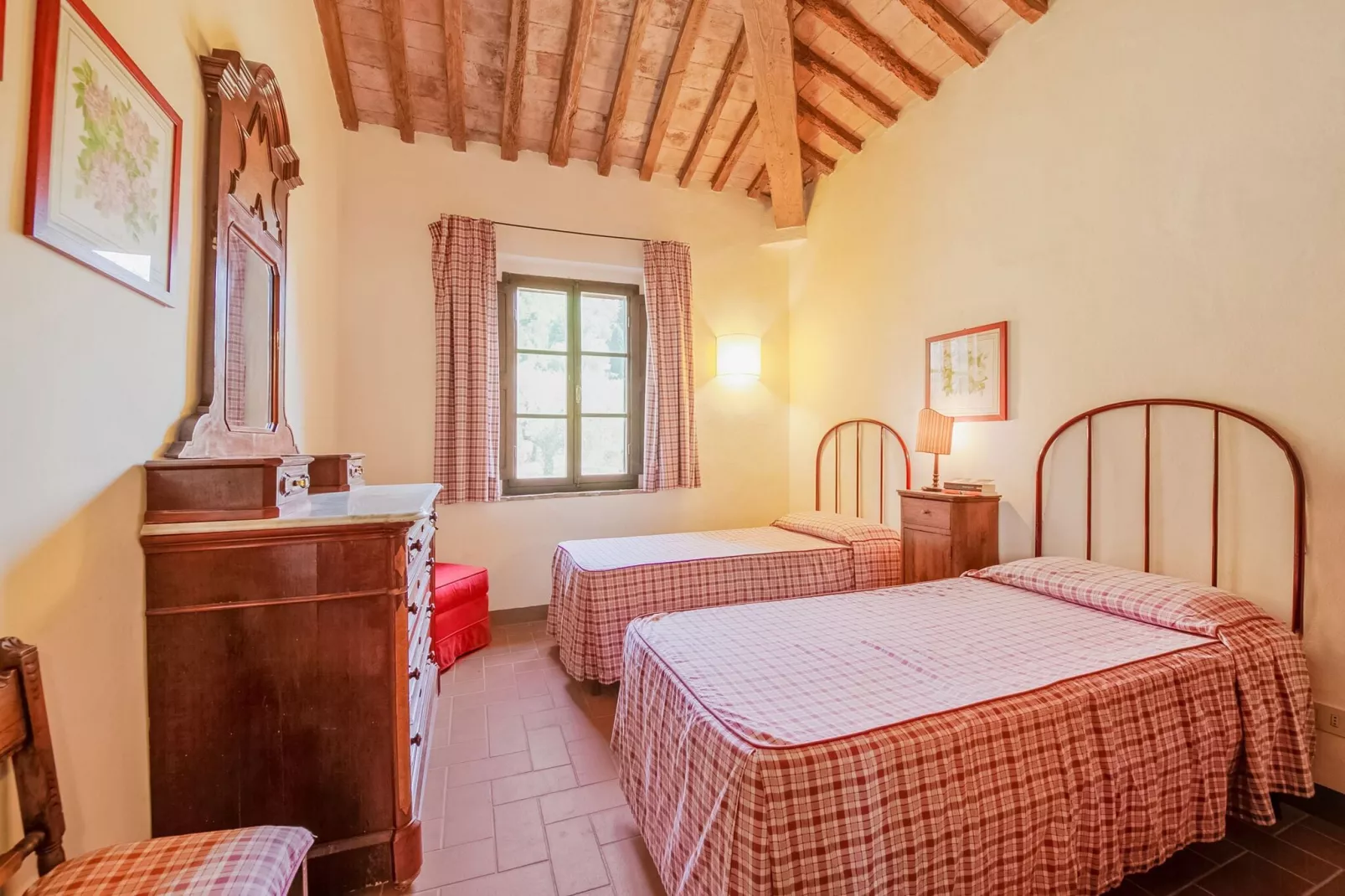 La Suvera-Bedroom
