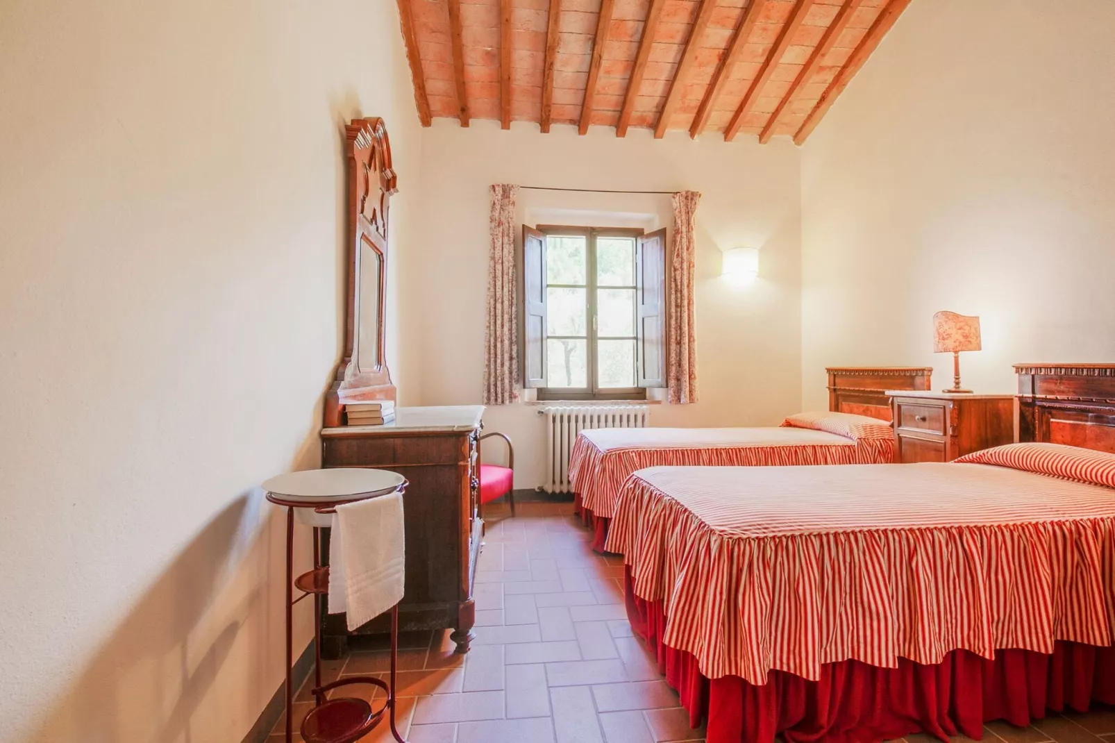 La Suvera-Bedroom