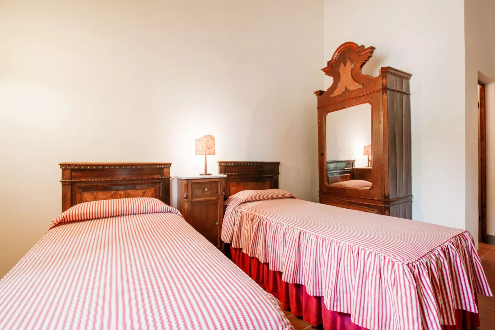 La Suvera-Bedroom