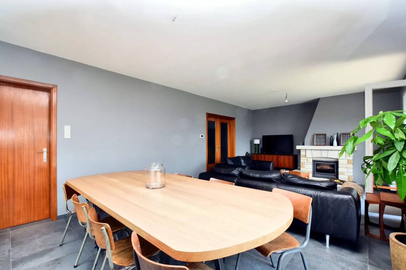 Lumen 5-Dining room
