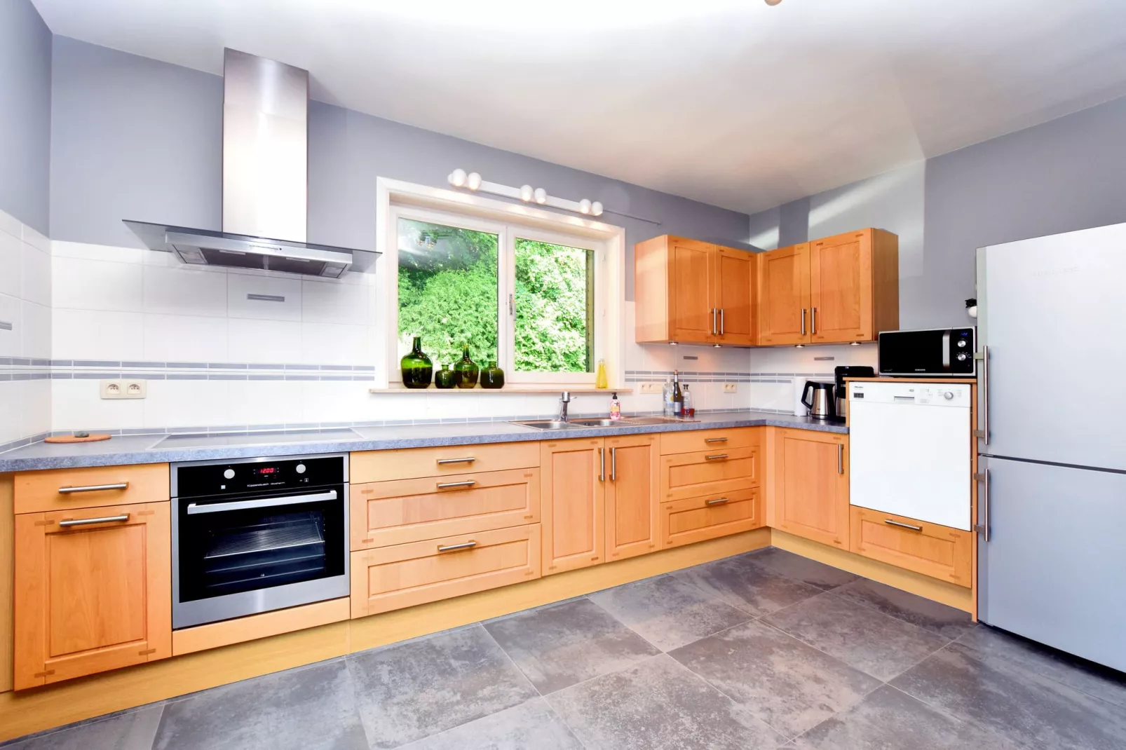 Lumen 5-Kitchen