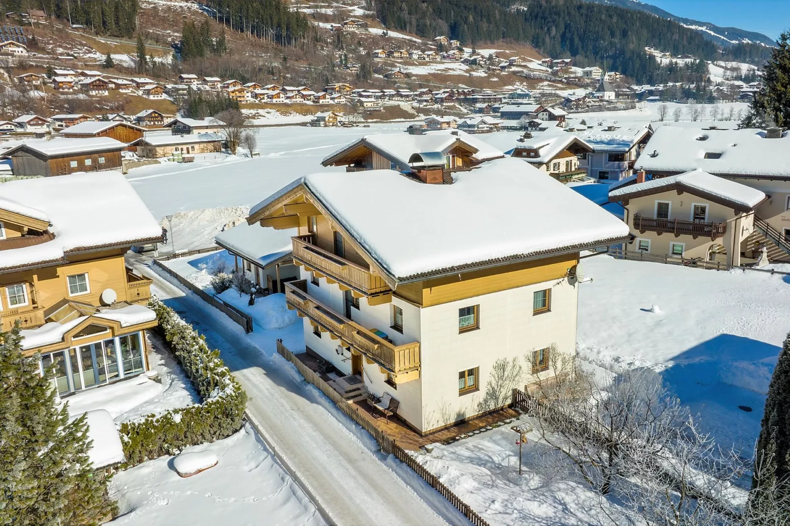 Ferienwohnungen Johann und Eva-Exterior winter