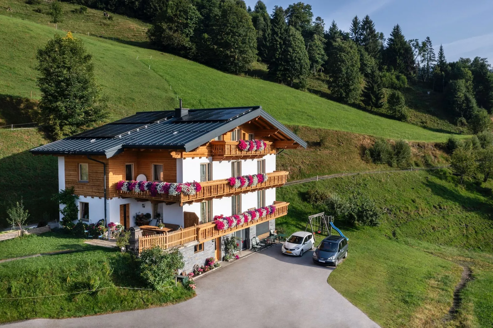 Durchholzhof-Außenbereich Sommer