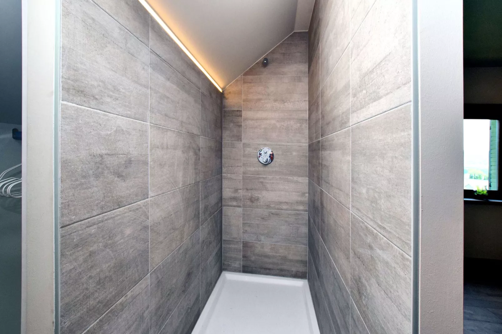 Lumen 5-Bedroom