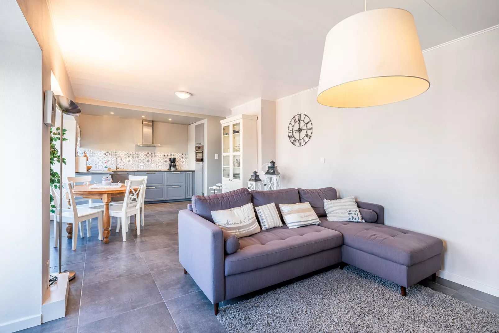 Les 4 mouettes app 402-403-Living room