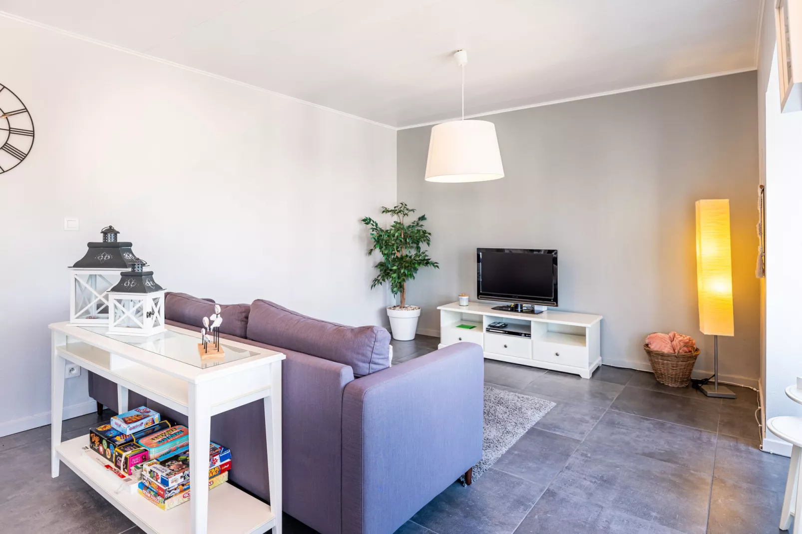 Les 4 mouettes app 402-403-Living room