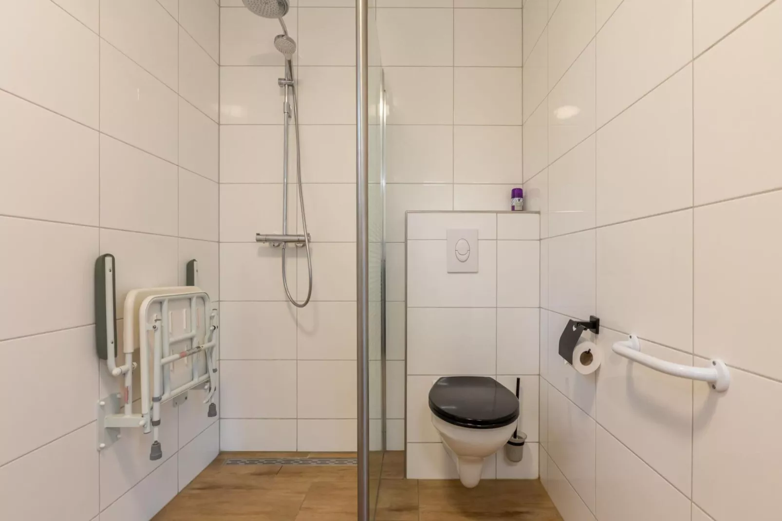 Achterweg 10 l Zonnemaire 'Sol e Mar'-Bathroom
