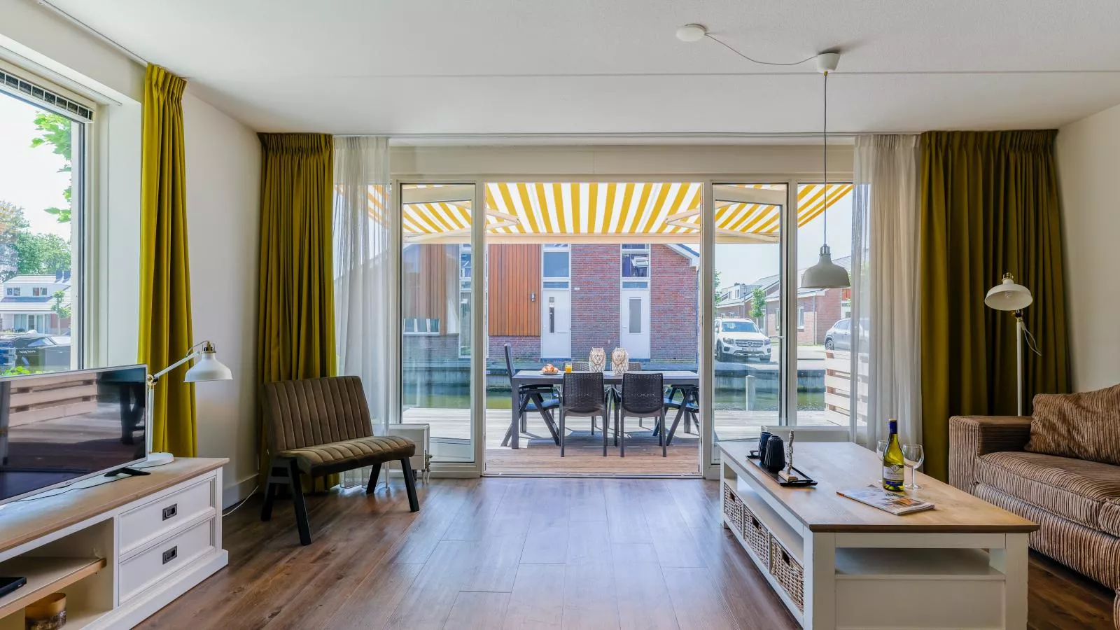 Assum Great-Living room