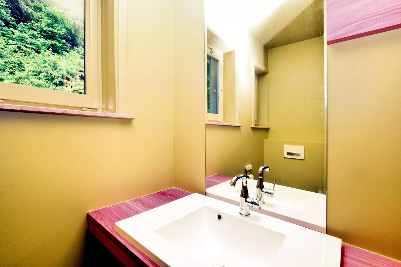 Lumen 5-Bathroom