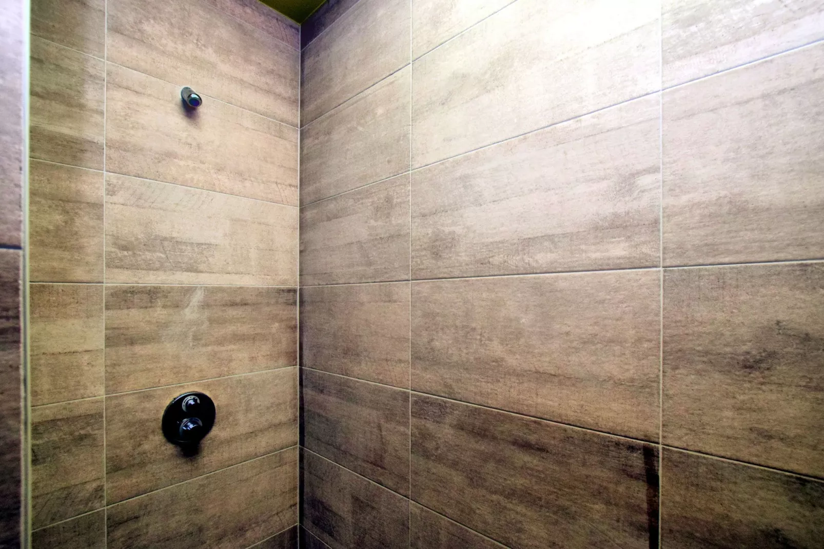 Lumen 5-Bathroom