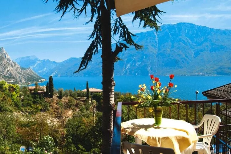 Residence Oasi, Limone sul Garda-bilo-View summer