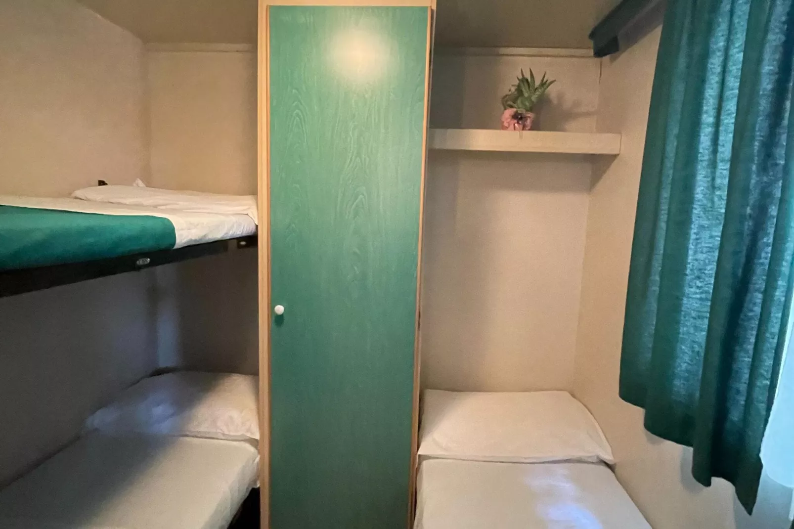 Camping Punta Navaccia 1 - MH Standard-Bedroom