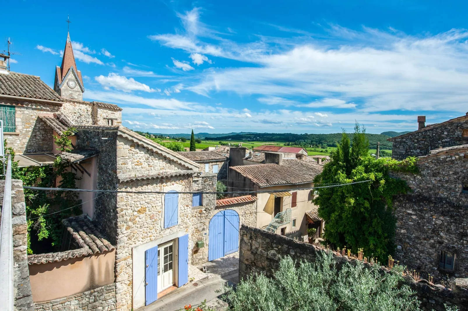 Maison La Calade-View summer